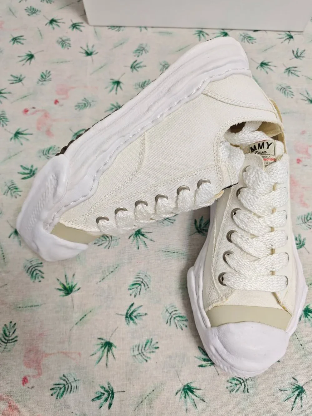 Maison Mihara Yasuhiro MMY White Canvas Low-Top Sneakers, Original Sole